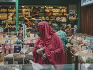 उपभोक्ताओं के लिए विपणन (Marketed Consumers Hindi) Image