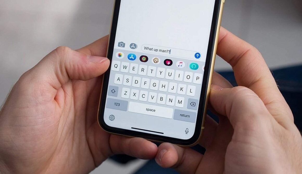 Businesses need Using Text Messages to Communicate with Employees for Lead Generation Image