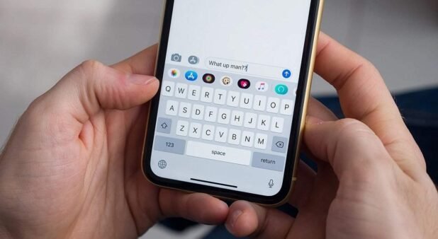 Using Text Messages to Communicate with Employees