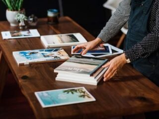 How to distinguish the difference between periodicals and magazines Image