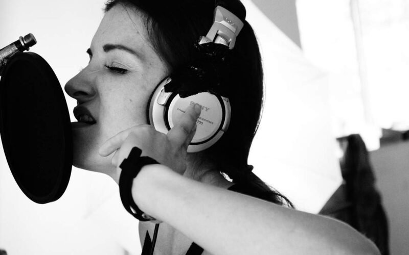 9 best Home Recording Studio Essentials for Beginners Image