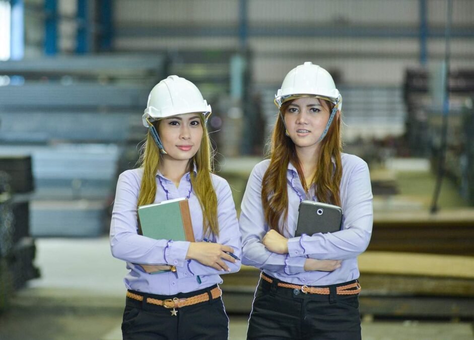 What is the difference between flexible employment and labor dispatch Image