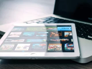 The Ultimate Guide to Choosing the Right Live Streaming Sales Platform Image