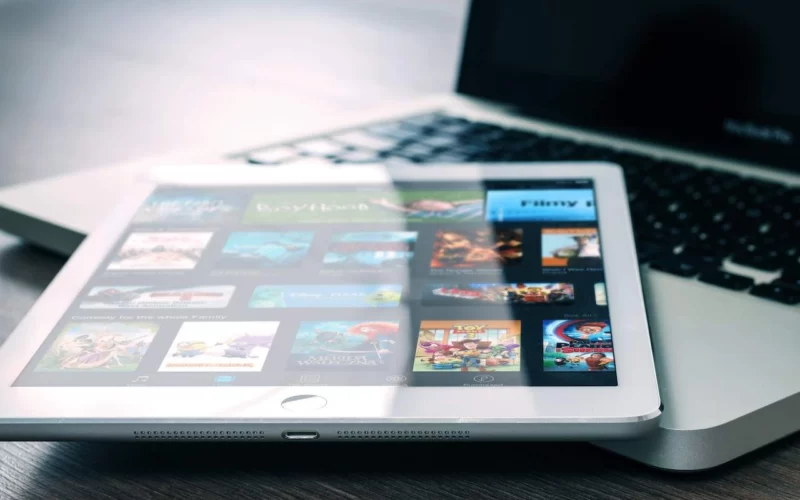 The Ultimate Guide to Choosing the Right Live Streaming Sales Platform Image