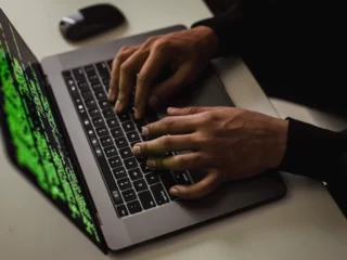 What are the benefits and ethical issues of using AI in expert systems Image