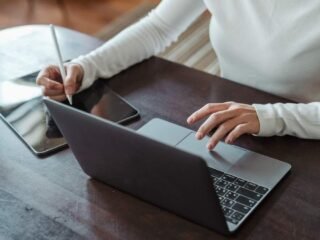 10 Difference between Wealth management vs Private banking Image