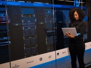 Advantages Pros and Disadvantages Cons of Cloud Computing Image