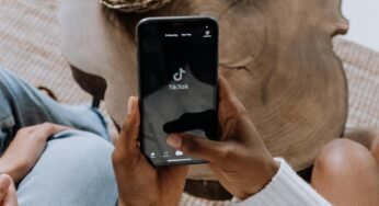 Maximizing Conversions with Social Media Advertising