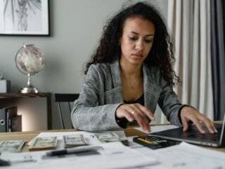Comparing Merchant Cash Advance for Small Business Options