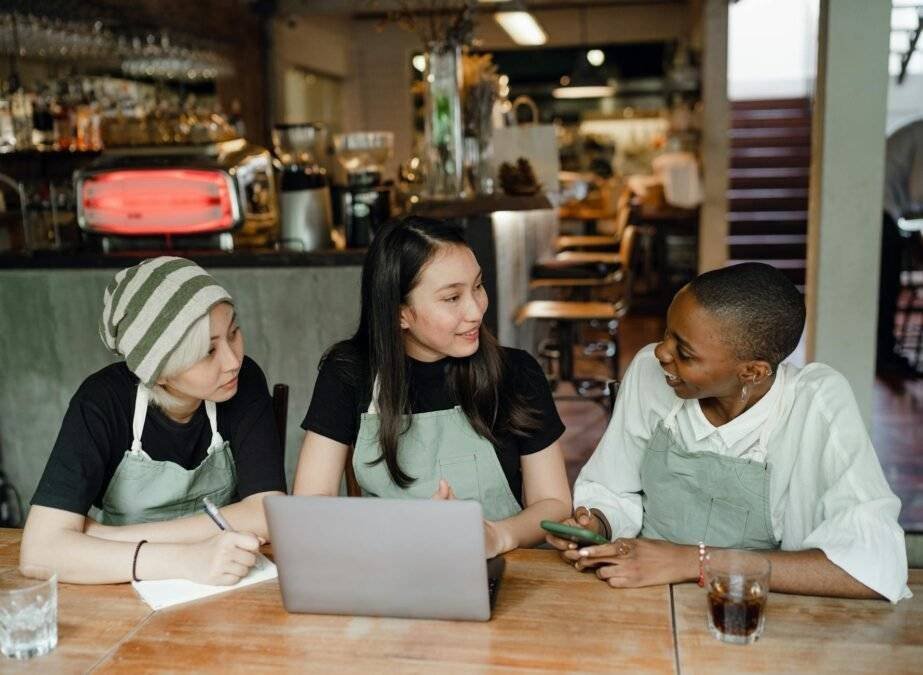 Payroll Services for Small Business: Benefits and Advantages